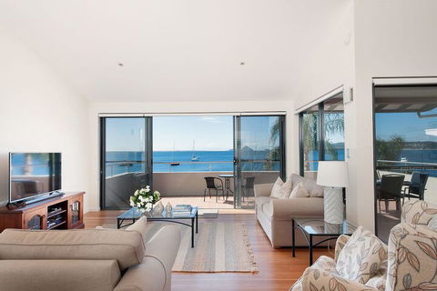 Vogue, Unit 3/197 Soldiers Point Road - Sunshine Coast Guide 4