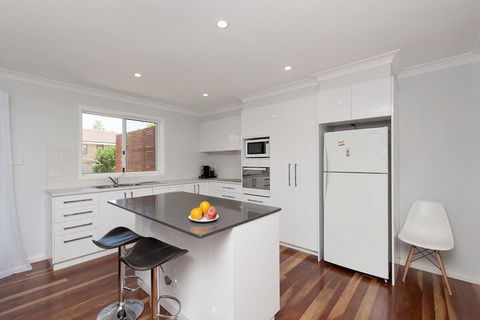 Sandy Point Road 98 Eden By The Bay - Whitsundays Tourism 3