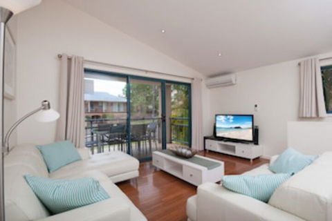 Starfish Lodge 1 / 1A Messines Street - Broome Tourism 0