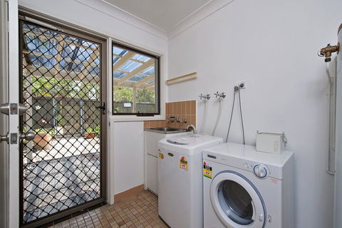 Beach House 5 Gretel Close - Tourism Townsville 1