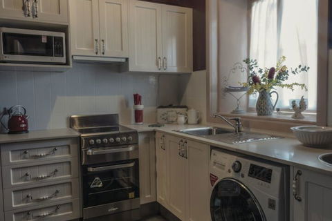 Hartley Historic Cottages - Hervey Bay Accommodation 3