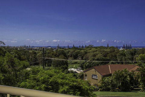 KINGSCLIFF HOLIDAY HOME On The HILL SYDS VIEW - Cruises Travel 1