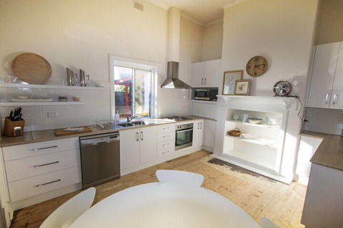Doreen's - Accommodation Sunshine Coast 7