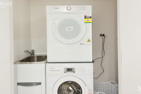 The Shoal Apartments Unit 201 / 4 8 Bullecourt Street - Holiday Melbourne 2