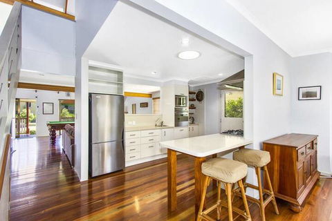CABARITA BEACH BLISS HOLIDAY HOME On The LAKE - Northern Rivers Accommodation 4
