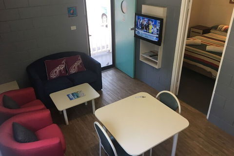 Esperance Central Accommodation - Mackay Tourism 3