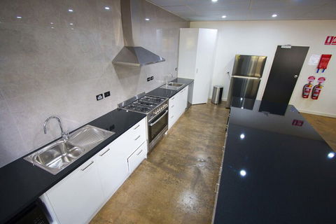 The Bunkhouse - Accommodation Newcastle 2