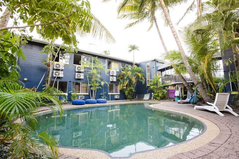 Mad Monkey Backpackers Village - Accommodation Airlie Beach 2