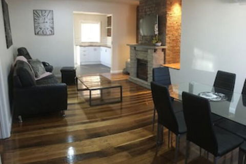 3ree Spacious & Charming Apartment - Accommodation Australia 0