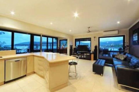 Oasis On Oceanview - Accommodation Brisbane 0