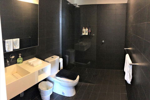Ready Set On Coventry - Accommodation Gold Coast 5