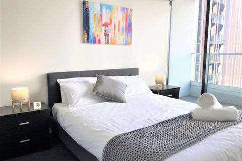 Ready Set On Coventry - Accommodation Gold Coast 3