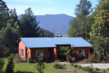 Whispering Spirit Holiday Cottages - Holiday Melbourne 0