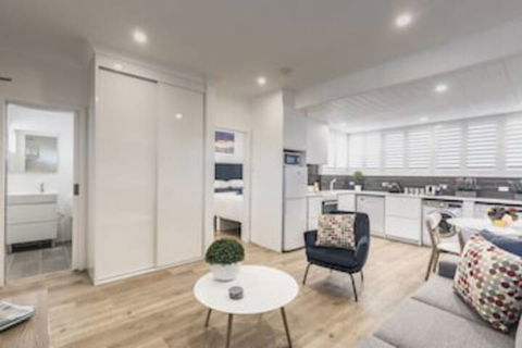 Quiet Spacious Apt With AIR CONDITIONING & Netflix - Brisbane Tourism 0