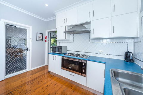 Pet Friendly 5 Victor Parade - New South Wales Tourism  5