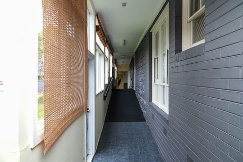 Newport Home Stay And Lodge - Holiday Melbourne 3
