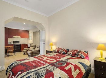 Newport Home Stay And Lodge - Holiday Melbourne 1