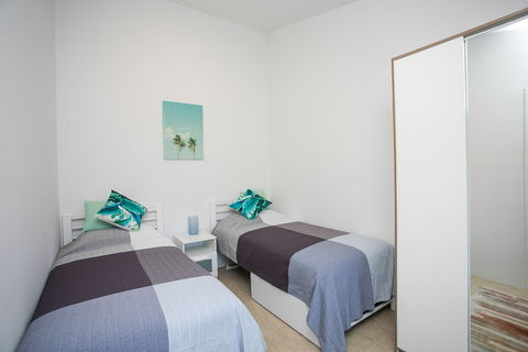 Scarborough Seaside Apartment 217 - Holiday Melbourne 1