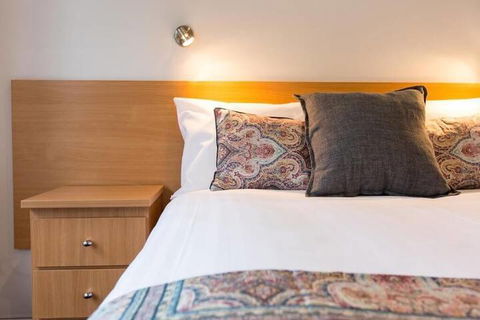 Fox On The Run - Motel Kilmore - Hobart Tourism 7
