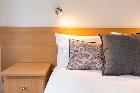Fox On The Run - Motel Kilmore - Hobart Tourism 2