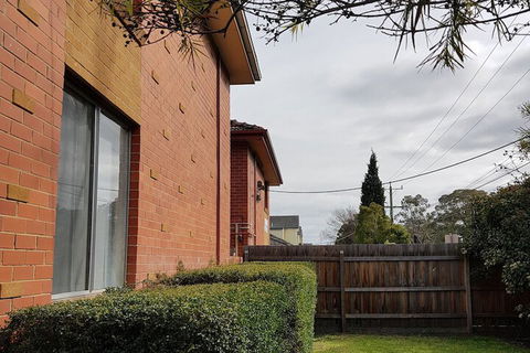 Clayton Apartment - Accommodation Newcastle 2