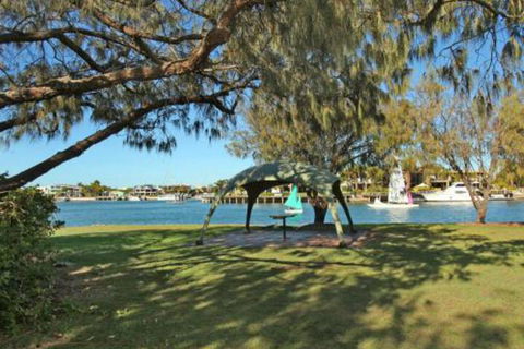 Little Hill 3 2 BDRM Apt On Parkyn Pde - Accommodation Australia 6