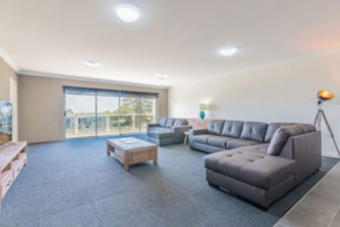 Thompson Avenue Apartments No.1 - Yamba Accommodation 0