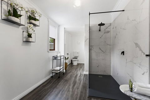 Stargazers Luxury Cottage - Yamba Accommodation 2