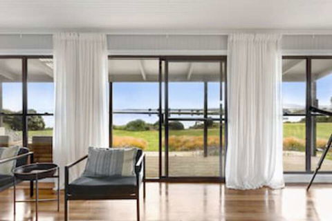 Stargazers Luxury Cottage - Yamba Accommodation 0