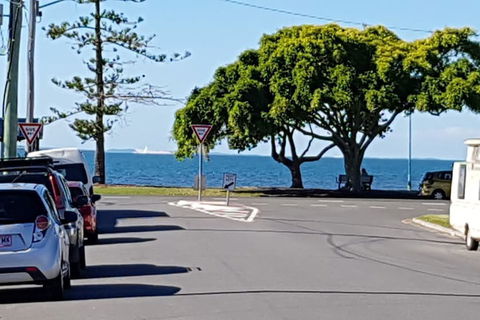 Charming, Private 3-Bedroom Cottage By The Bay - Accommodation Newcastle 2