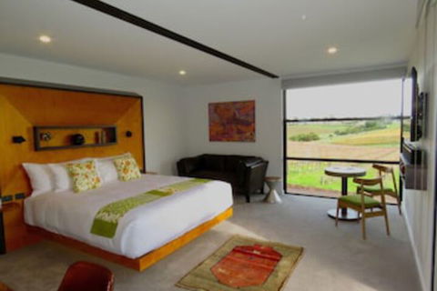 Hotel California Road Inkwell Wines - Accommodation Directory 0