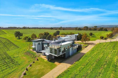 Hotel California Road Inkwell Wines - Accommodation Directory 1
