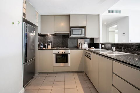 Russell St. Hotel Apartment - Victoria Tourism 5