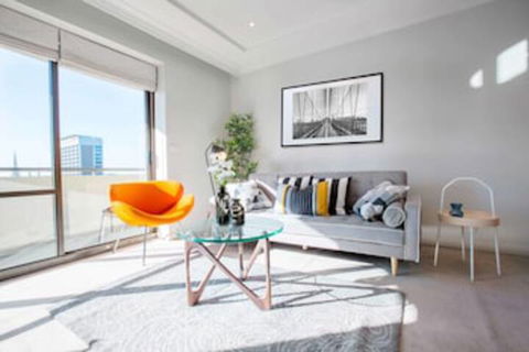 Russell St. Hotel Apartment - Victoria Tourism 0