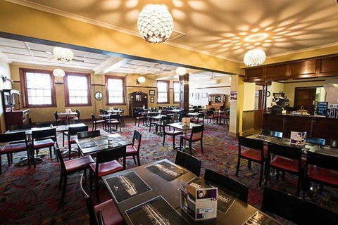 Castlereagh Hotel - Yamba Accommodation 6