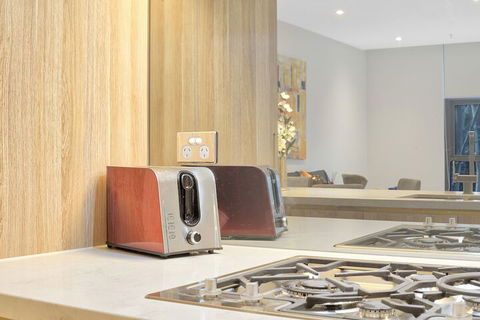 New Luxury Manhattan Style In Heart Of CBD - Accommodation Yamba 3