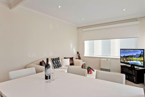 Elwood Seaside 2 Bed Retreat - Holiday Melbourne 5
