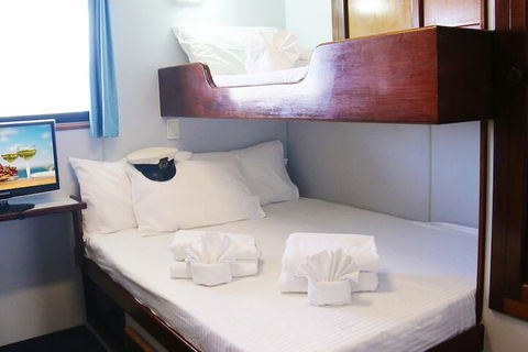 Boatel Cairns - Wagga Wagga Accommodation 4