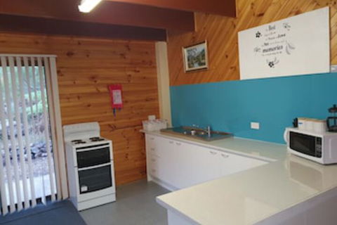Roland B&B - Victoria Tourism 0
