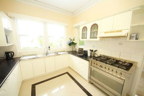 Baulkham Hills Beauty - Accommodation Newcastle 6