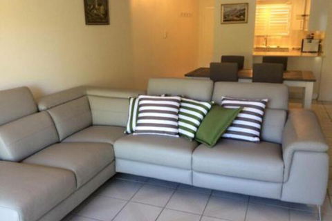 Kirrama 3 - Accommodation Redcliffe 0