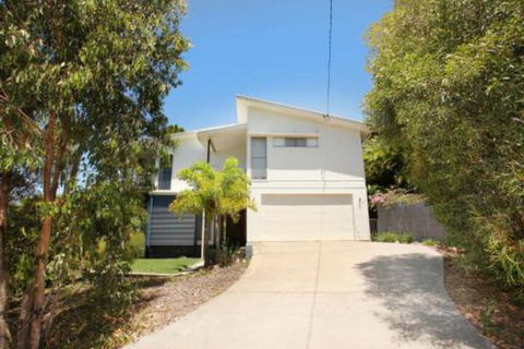 224 Centenary Heights Road Coolum Beach 500 Dollar Bond Linen Included - Accommodation Newcastle 0