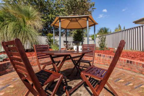Attadale Excutive Villa - Wagga Wagga Accommodation 6