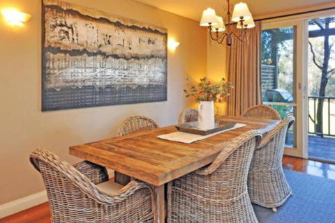 Villa Beaujolais Located Within Cypress Lakes - Broome Tourism 3