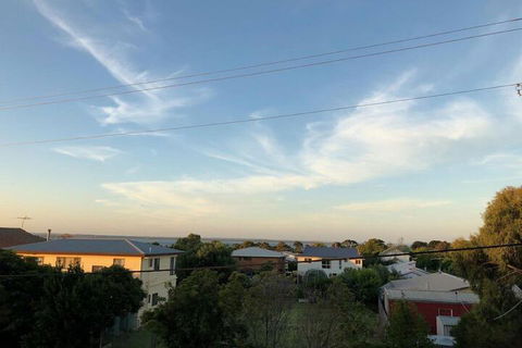 Cowes Holiday Haven Property NO.2 - Lightning Ridge Tourism 3