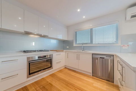 7 Boardwalk Lakeside In Cowes - Tweed Heads Accommodation 2
