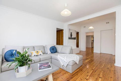 Stay At Meurant - Accommodation Main Beach 3