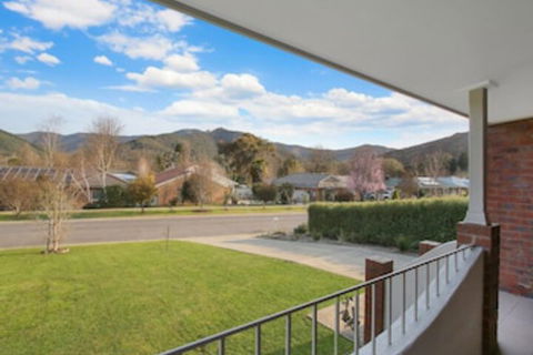 Abbey Rose - Bright, VIC - Accommodation Yamba 0