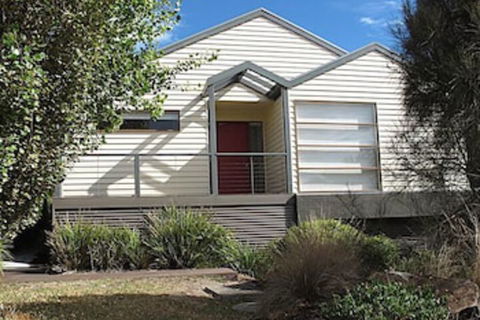 Between The Seas Pet Friendly! - Holiday Sydney 1