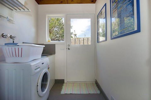 Just Beachy Beach House Pet Friendly! - Accommodation Broken Hill 2
